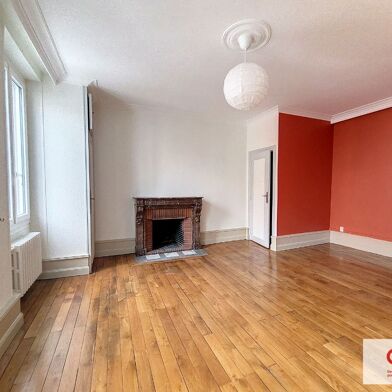 Appartement 4 pièces 760 €