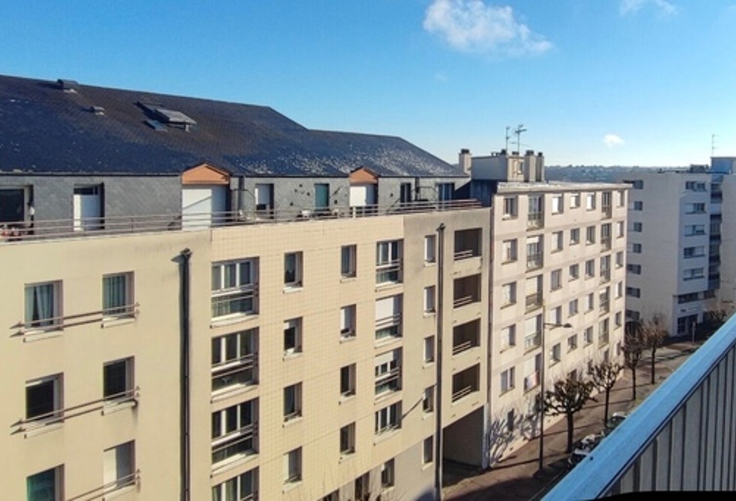 Appartement T5 de 100 m² avec balcon, ascenseur, cave et stationnement – Fort potentiel à Limoges — photo 1