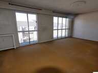 Appartement T5 de 100 m² avec balcon, ascenseur, cave et stationnement – Fort potentiel à Limoges — photo 3