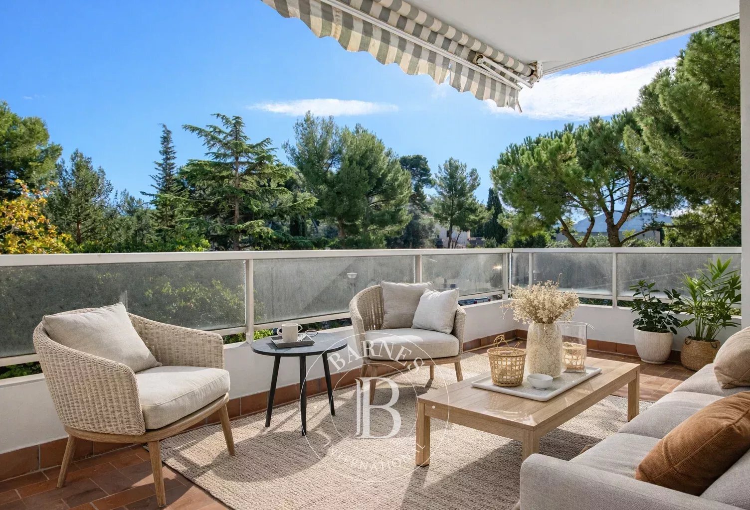 Vente appartement de prestige rénové – Terrasses – Résidence séc — photo 1