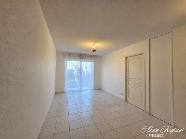 A VENDRE - Appartement T2, 38,56m² Carrez - 1 chambre - Jardin de 42m² - Place de parking privative - Résidence sécurisée - Vendu loué - BÉZIERS, quartier Pech de la Galinière (34) — photo du bien