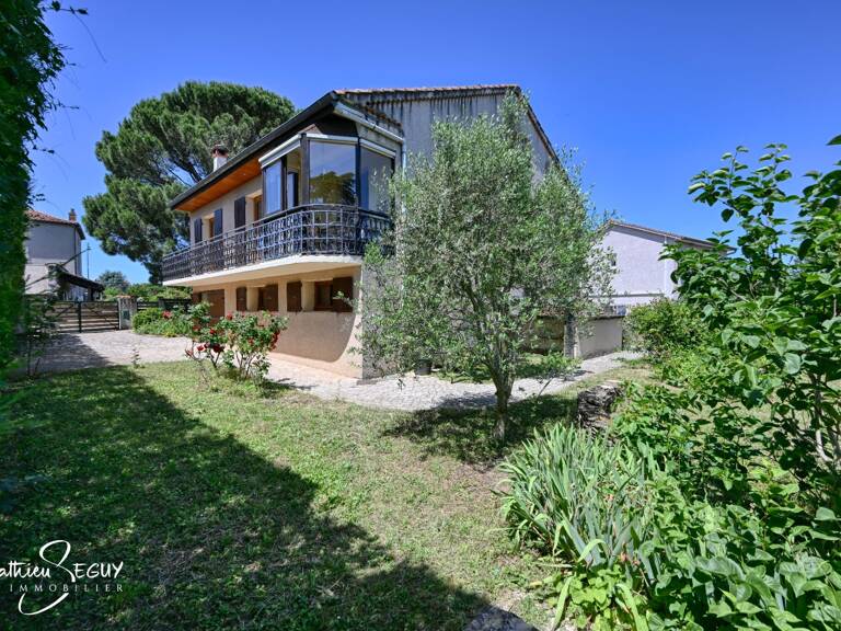 Grande maison P7 sur un grand terrain au coeur de SAINT JEAN DE TOUSLAS — photo 1