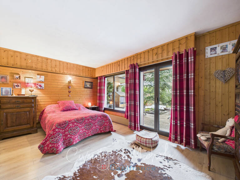 Grande propriété familiale sur 7 533 m² de terrain plat — photo 1