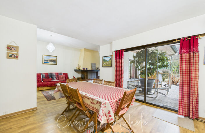 Grande propriété familiale sur 7 533 m² de terrain plat — photo 3