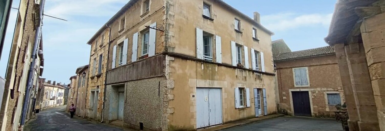 Maison 6 Pièces 136 m² à vendre à Lusignan (86600)
