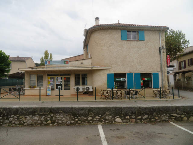 Fonds de commerce à vendre BAR/TABAC/PMU et EPICERIE à  ROUMOULES (04) — photo du bien