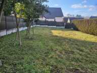 Terrain constructible de 351m², partiellement arboré. Non viabilisé — photo 2