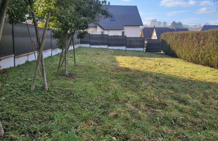Terrain constructible de 351m², partiellement arboré. Non viabilisé — photo 2