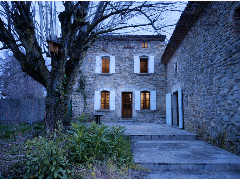 MONTELIMAR - Propriété de caractère avec vue dominante -  T6 — photo 1