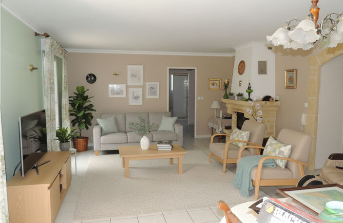 VILLA T 5 DE PLAIN-PIED DE 106m2 SUR 837m2 DE JARDIN. BRIGNO — photo 2