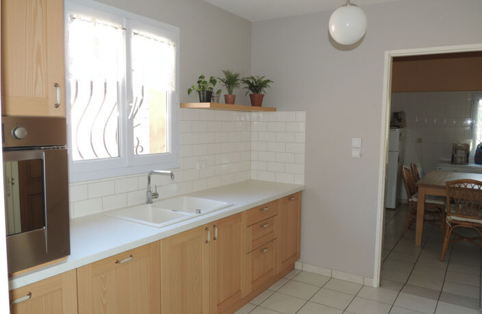 VILLA T 5 DE PLAIN-PIED DE 106m2 SUR 837m2 DE JARDIN. BRIGNO — photo 3