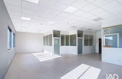 Location Bureaux 120 m&sup2; — photo du bien