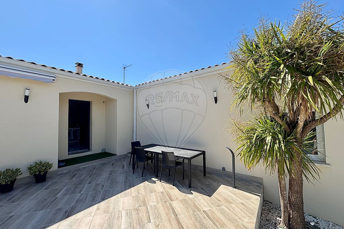 Villa / Maison  T4 à vendre Saint-Sulpice-de-Royan 17200