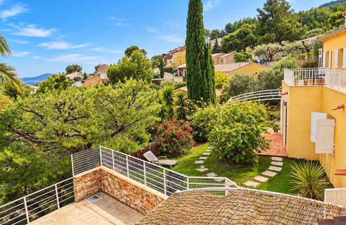 Toulon – Propriété d’exception, vue panoramique sur la rade, piscine et espaces indépendants — photo 2