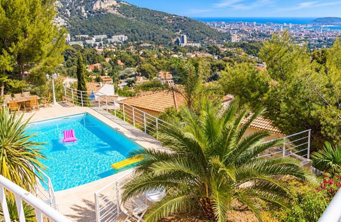 Toulon – Propriété d’exception, vue panoramique sur la rade, piscine et espaces indépendants — photo 3