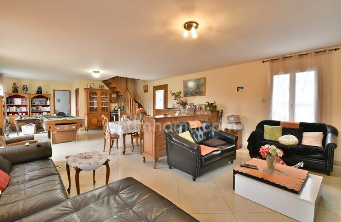   Maison familiale rénovée 185 m² – Jardin 600 m² – Studio indépendant – DPE B – Accès forêt — photo 2