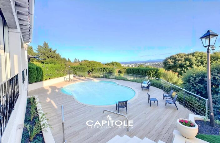 Proche Antibes - Vue mer imprenable, Villa d’exception de 294 m² — photo 4