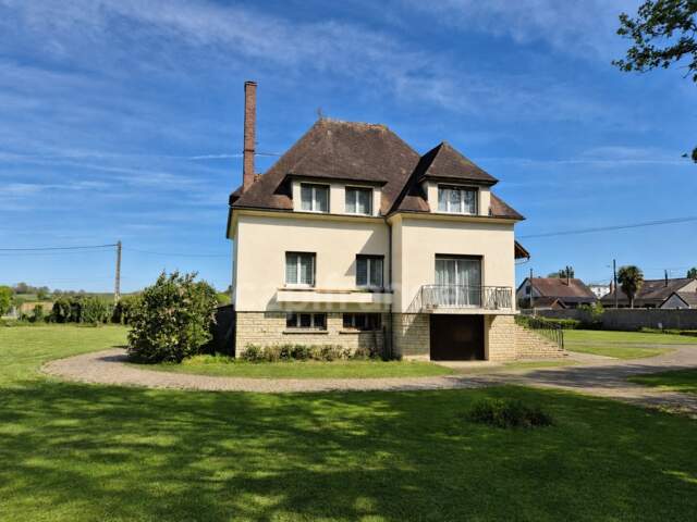 Virginie MASSON Capifrance vous propose Maison familiale 6 chambres avec sous-sol complet et terrain de 4 532 m² — photo du bien