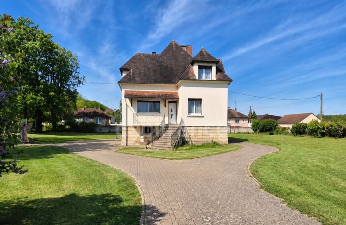 Virginie MASSON Capifrance vous propose Maison familiale 6 chambres avec sous-sol complet et terrain de 4 532 m² — photo 3