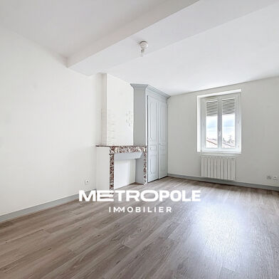 Appartement 3 pièces 533 €