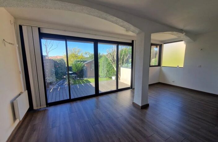 T2 ESPRIT MAISON AVEC JARDIN DE 40 M², PARKING ET CAVE — photo 3