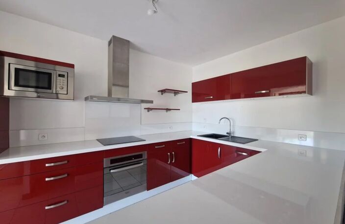 T2 ESPRIT MAISON AVEC JARDIN DE 40 M², PARKING ET CAVE — photo 5