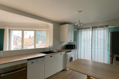 Appartement 4 pièces 915 €