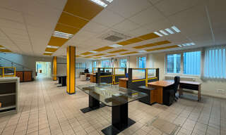 Commerce  2245 m² à vendre à Tinqueux (51430)