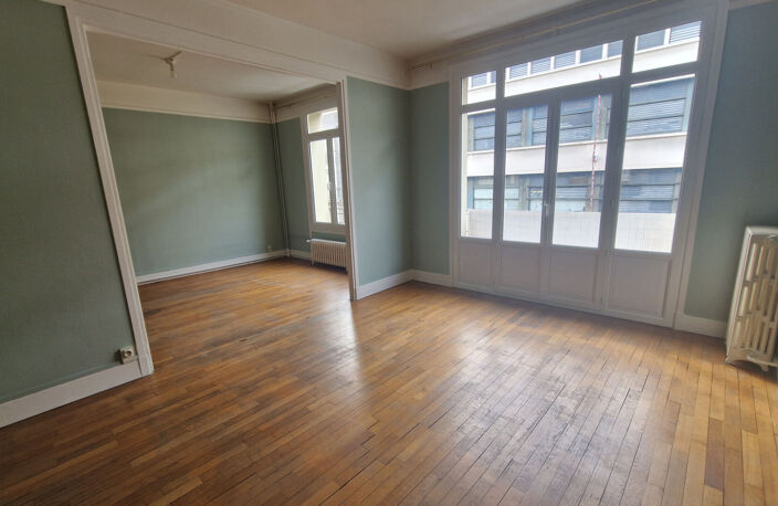 F2 BIS CHAUFFAGE COMPRIS - ROUEN CATHEDRALE RUE GRAND PONT — photo 2