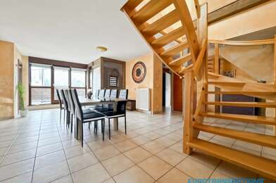 Appartement 6 pièces 245000 €