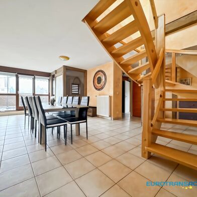 Appartement 6 pièces 245000 €