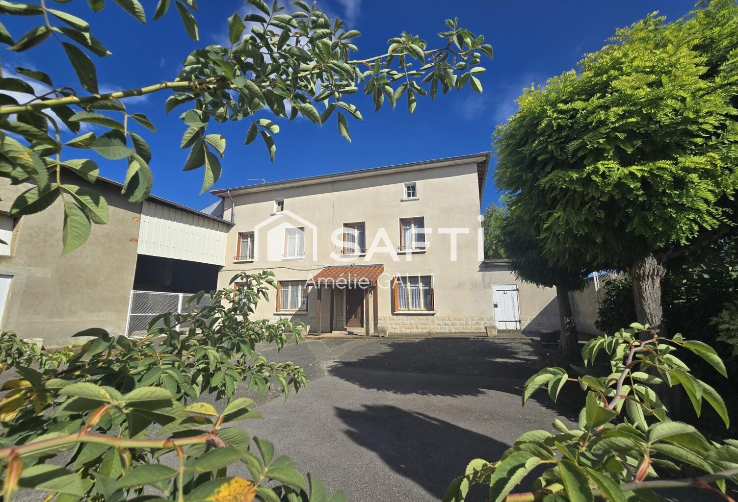 Corps de ferme avec dépendances, T3 indépendant et fort potentiel d'aménagement  Solaize — photo 1