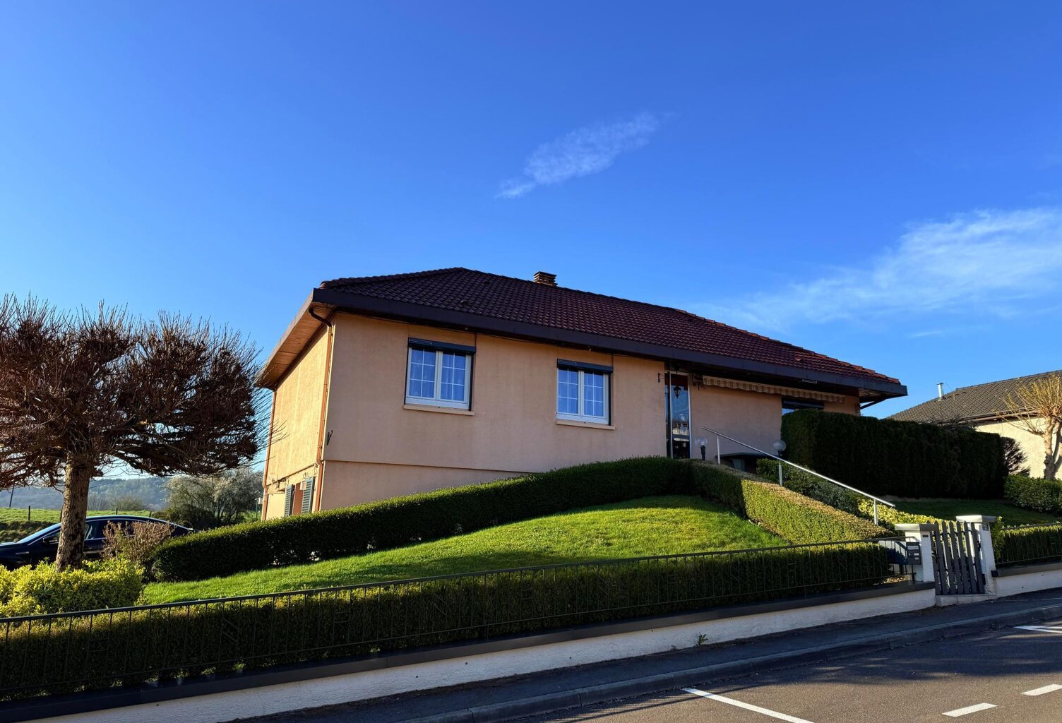 Maison de 108 m2, 4 ch, sous-sol sur terrain de 671 m2. — photo 1