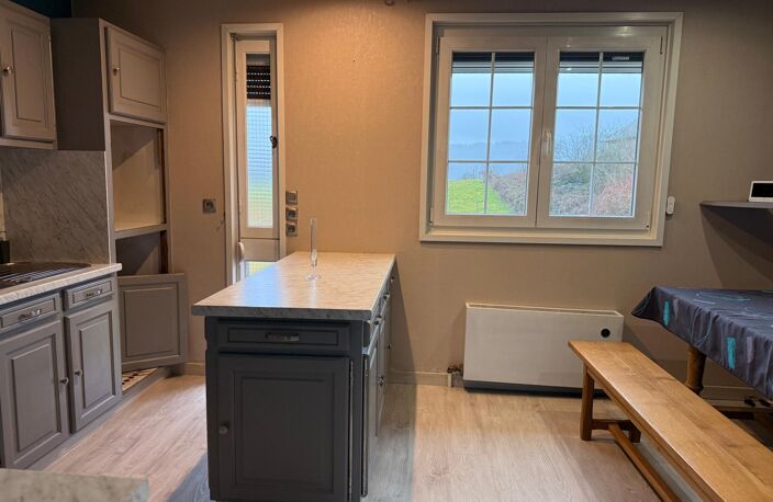 Maison de 108 m2, 4 ch, sous-sol sur terrain de 671 m2. — photo 2