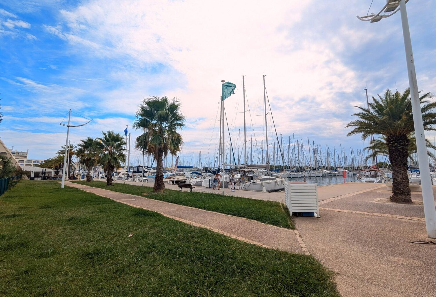 Charmant T2 avec terrasse et piscine à Port-Camargue — photo 1