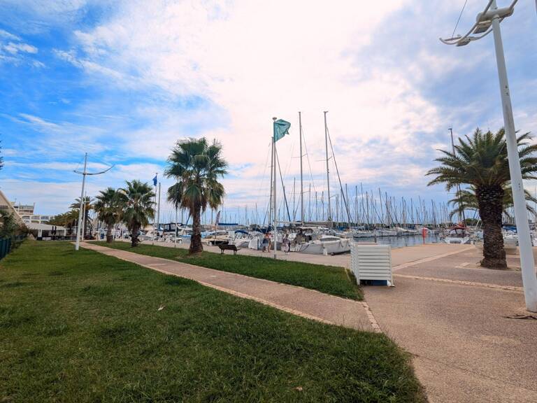 Charmant T2 avec terrasse et piscine à Port-Camargue — photo 1