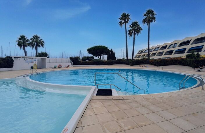 Charmant T2 avec terrasse et piscine à Port-Camargue — photo 3