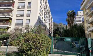 Garage   m² à louer à Nice (06300)