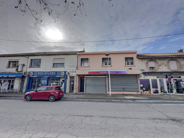 Immeuble à vendre   Port-Saint-Louis-du-Rhône (13230) — photo 1