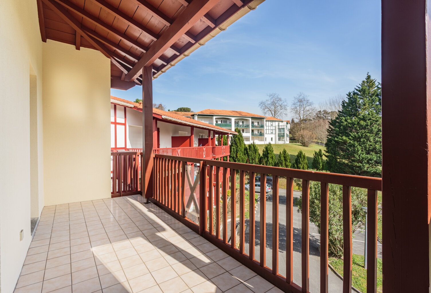 dernier étage 60 m2 T3 balcon 10 m2 pkg et cellier — photo 1