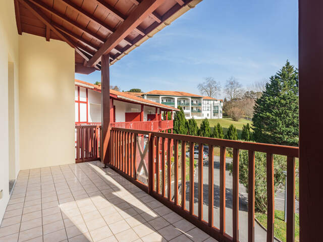 dernier étage 60 m2 T3 balcon 10 m2 pkg et cellier — photo du bien
