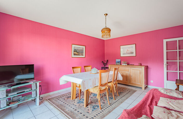 dernier étage 60 m2 T3 balcon 10 m2 pkg et cellier — photo 2