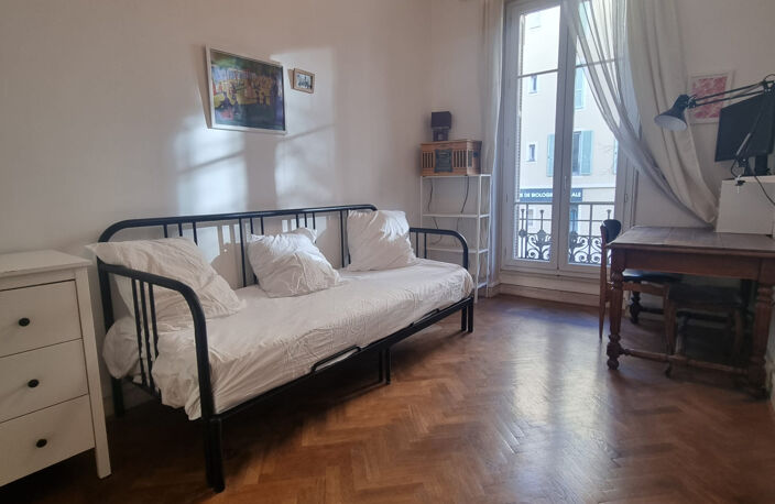 3 pièces lumineux de 56 m2   Charme bourgeois   SOUS OFFRE A — photo 2