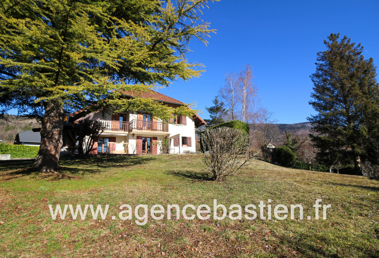 Villa 4 chambres avec terrain de 1 500 m2 à Gex — photo 1