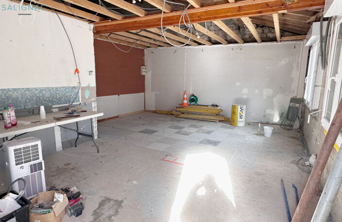 Maison de plain pied à rénover avec garage atelier - Chavann — photo 2