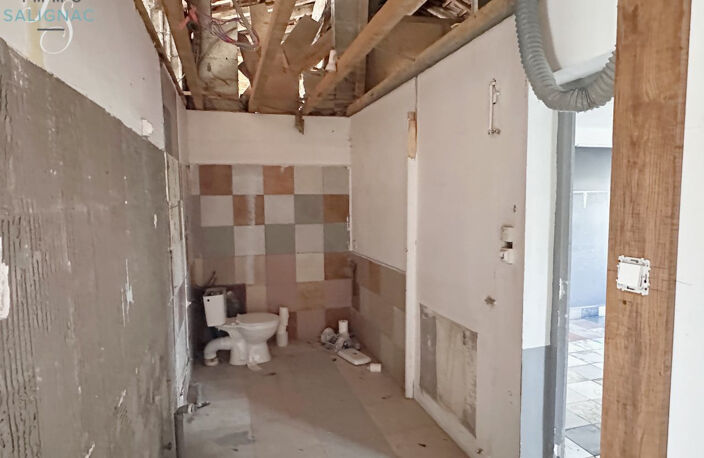 Maison de plain pied à rénover avec garage atelier - Chavann — photo 3