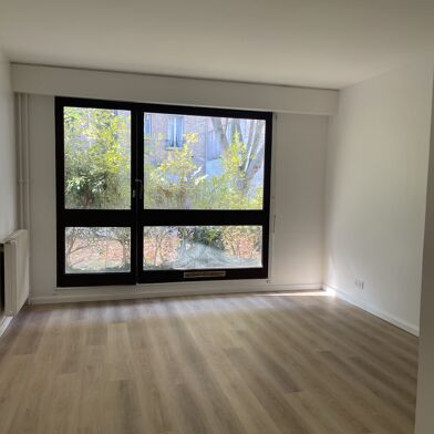 Appartement 1 pièces 900 €