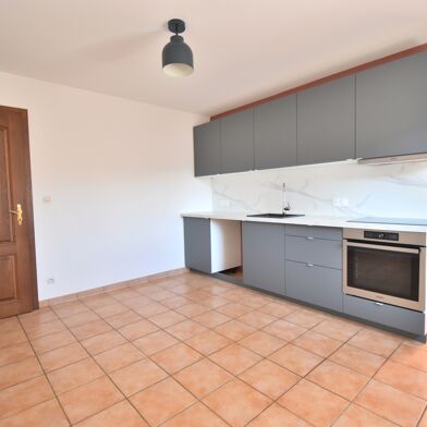 Appartement 4 pièces 690 €