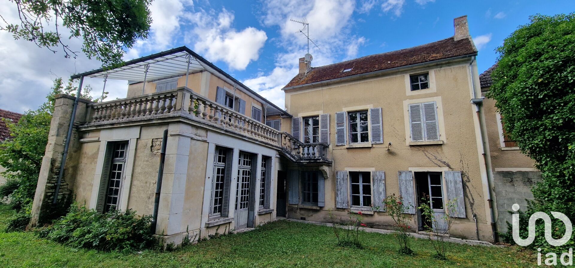 Ancy-Le-Franc - 225m² - 7p.