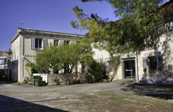 Maison et dépendances — photo 4